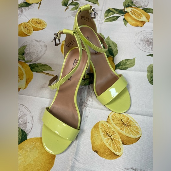 Size 6 worn once Spring Shoes - Picture 3 of 3